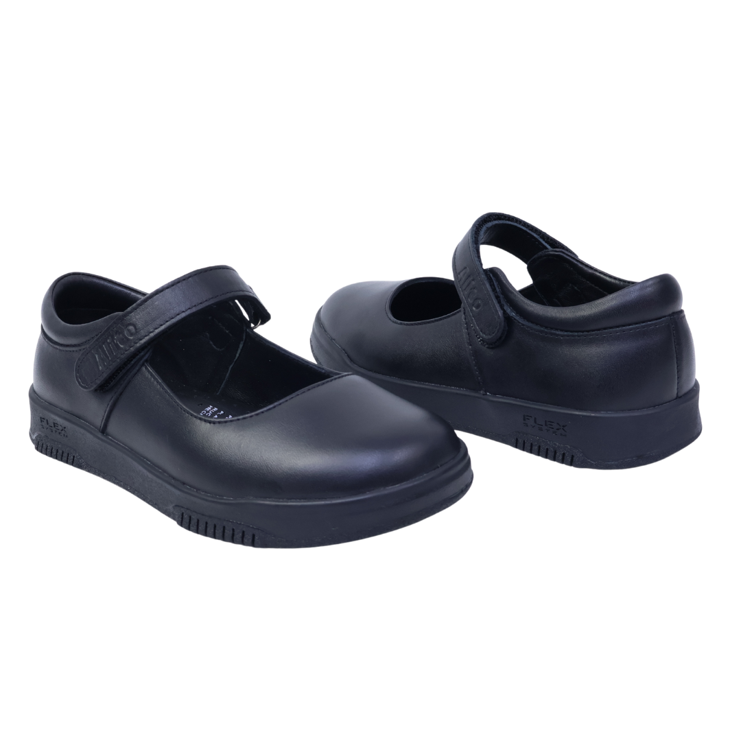 Zapatos para Escolares de color negro en vista frontal