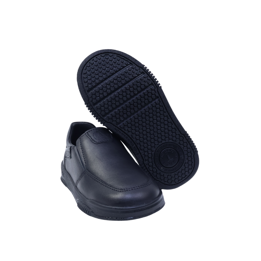 Zapatos para Escolares de color negro en vista lateral izquierda