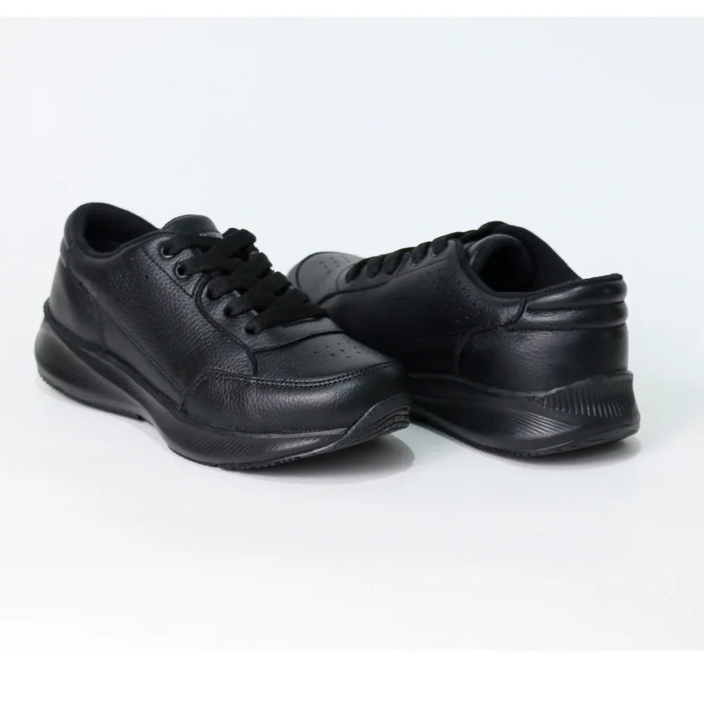 Zapatillas para Escolares de color negra en vista frontal