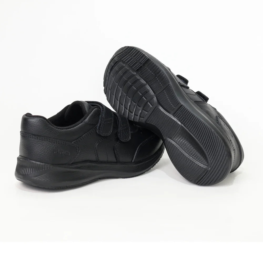 Zapatillas para Escolares de color negra en vista lateral izquierda