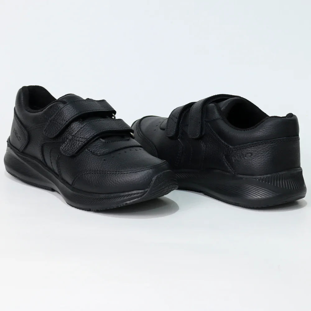 Zapatillas para Escolares de color negra en vista frontal