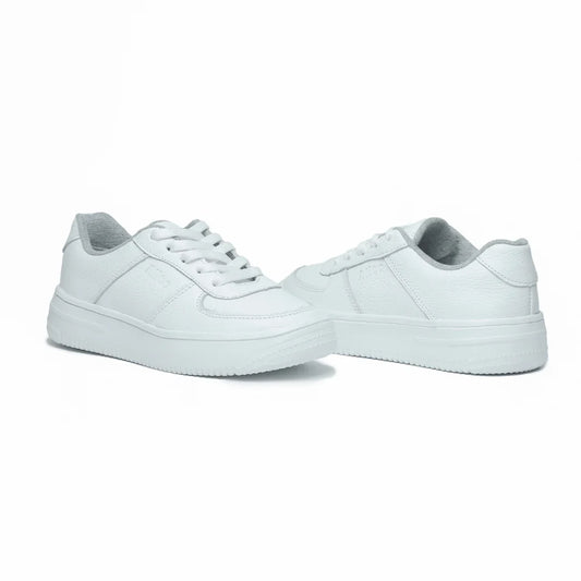 Zapatillas para Escolares de color blanca en vista frontal