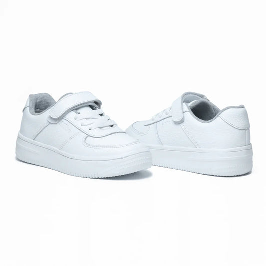 Zapatillas para Escolares de color blanca en vista frontal